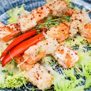 Микс судака и семги в специях на деревянной шпажке, 70 гр. 2105