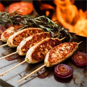 Люля-кебаб из курицы и баранины с маринованным луком, 50/10 гр. 2113