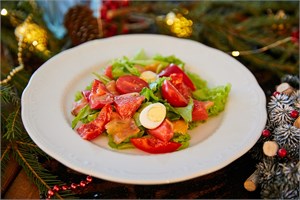 САЛАТ ИЗ СЕМГИ С ГРЕЙПФРУТОМ И СЛАДКИМ ГОРЧИЧНЫМ СОУСОМ 4101