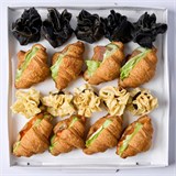 Круассан с семгой и салатом, Круассан с ростбифом и салатом, Черные крепы с начинкой из слабосоленого лосося, Пшеничные мини крепы с домашней ветчиной и творожным креметте